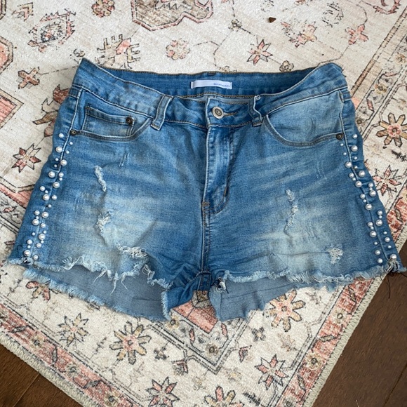 “Sexy Couture” Jean Shorts With Pearls On Sides - Picture 1 of 6